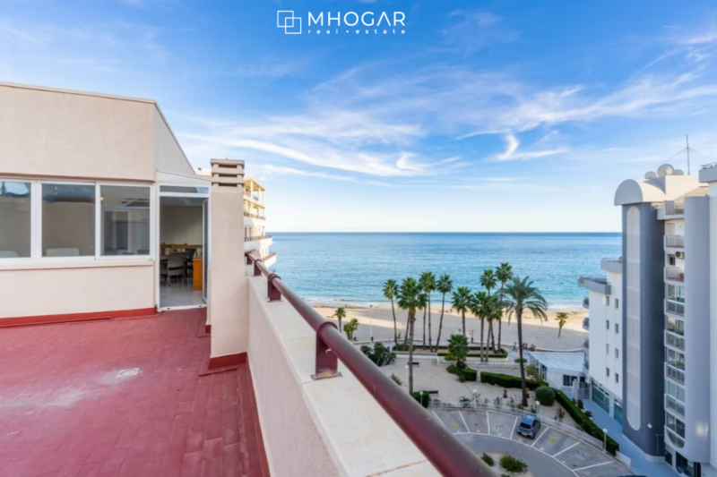 Calpe- Penthouse for sale in first line beach